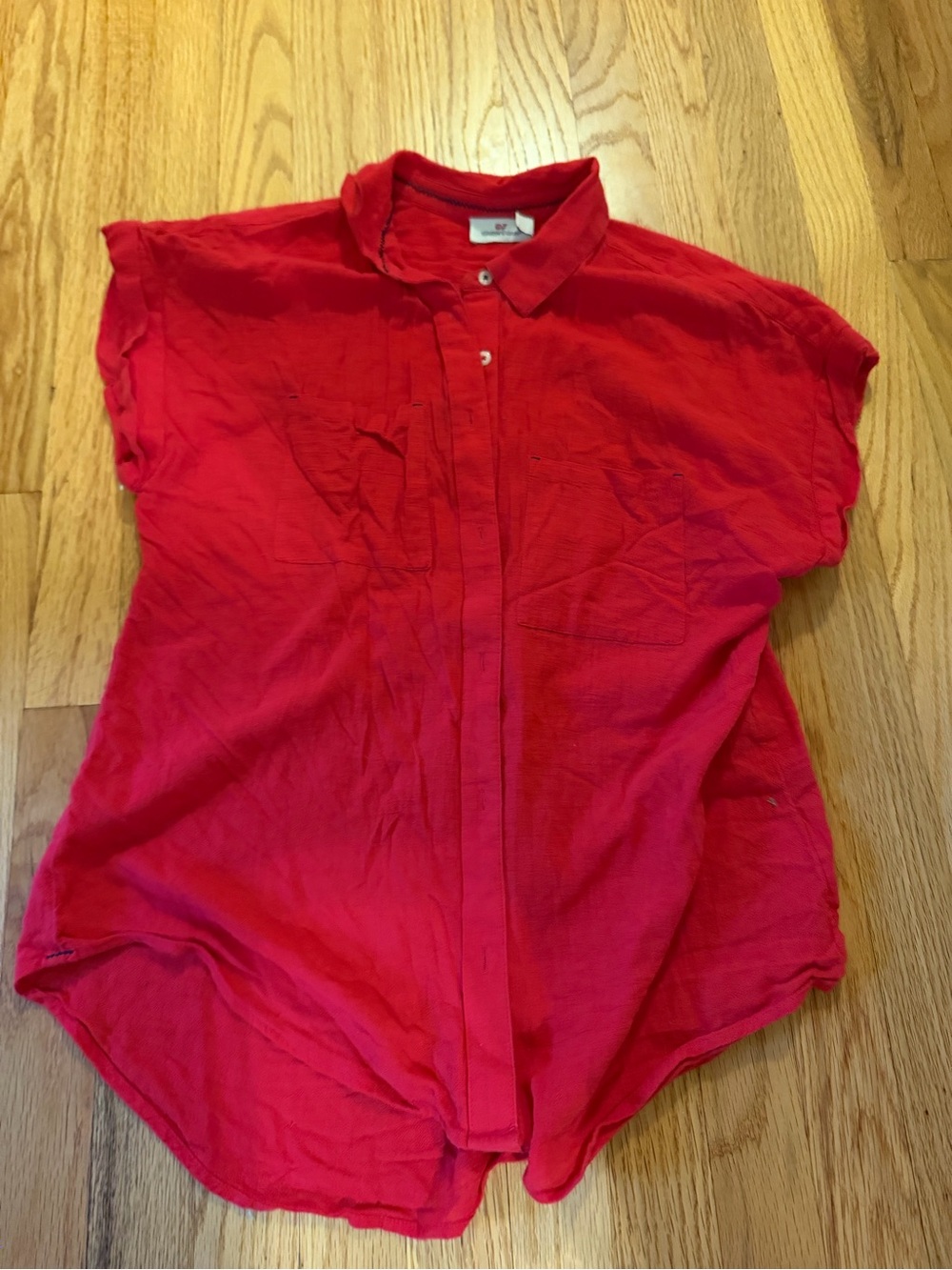 Women’s Vineyard Vines button down shirt